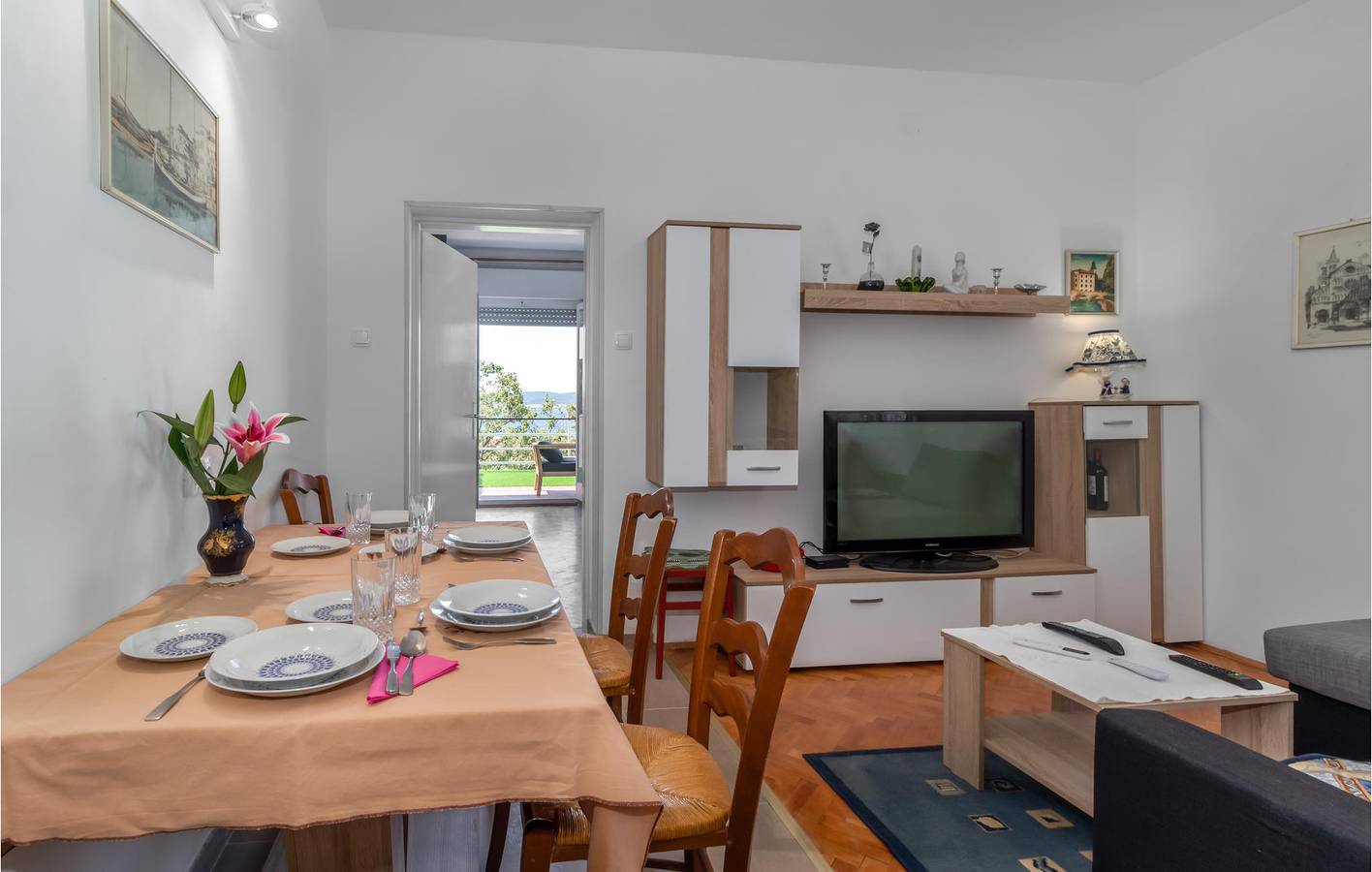 Ganze Ferienwohnung, Gemütlich, 1,5 km zum Strand: Apartment mit WLAN, Klimaanlage und Terrasse in Crikvenica, Primorje-Gorski Kotar
