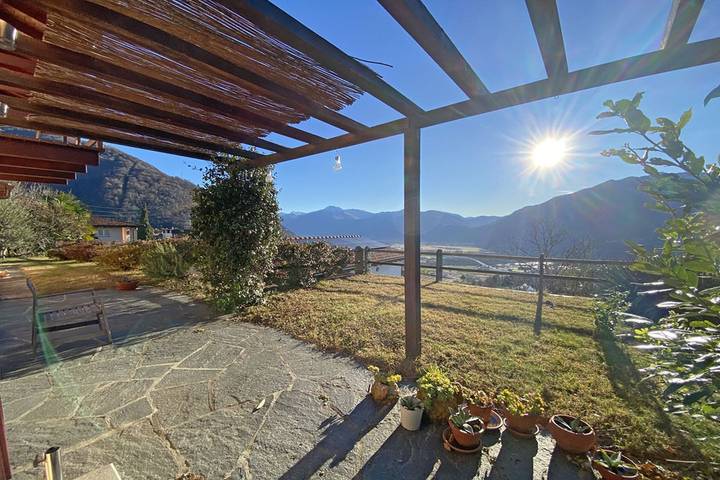 Ferienhaus für 4 Personen, mit Seeblick und Garten sowie Ausblick