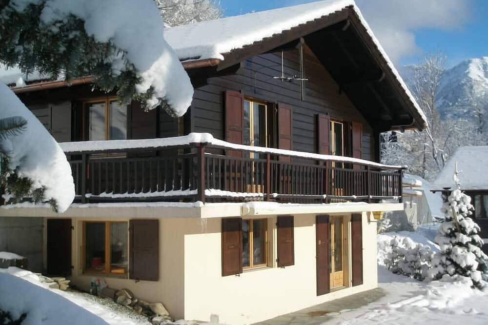 Salvan/Les Marécottes: Blick auf die Berge - Garten, Terrasse- Ski und Wandern in Salvan, Martigny - Val de Bagnes & Umgebung