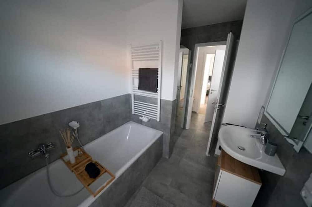 Villa Emma: Löwenpudel, keine Monteurwohnung in Osnabrück, Osnabrücker Land