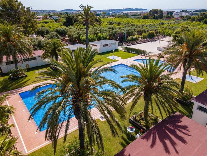 Camping para 6 pessoas, com piscina infantil e jardim e ainda piscina em Cambrils