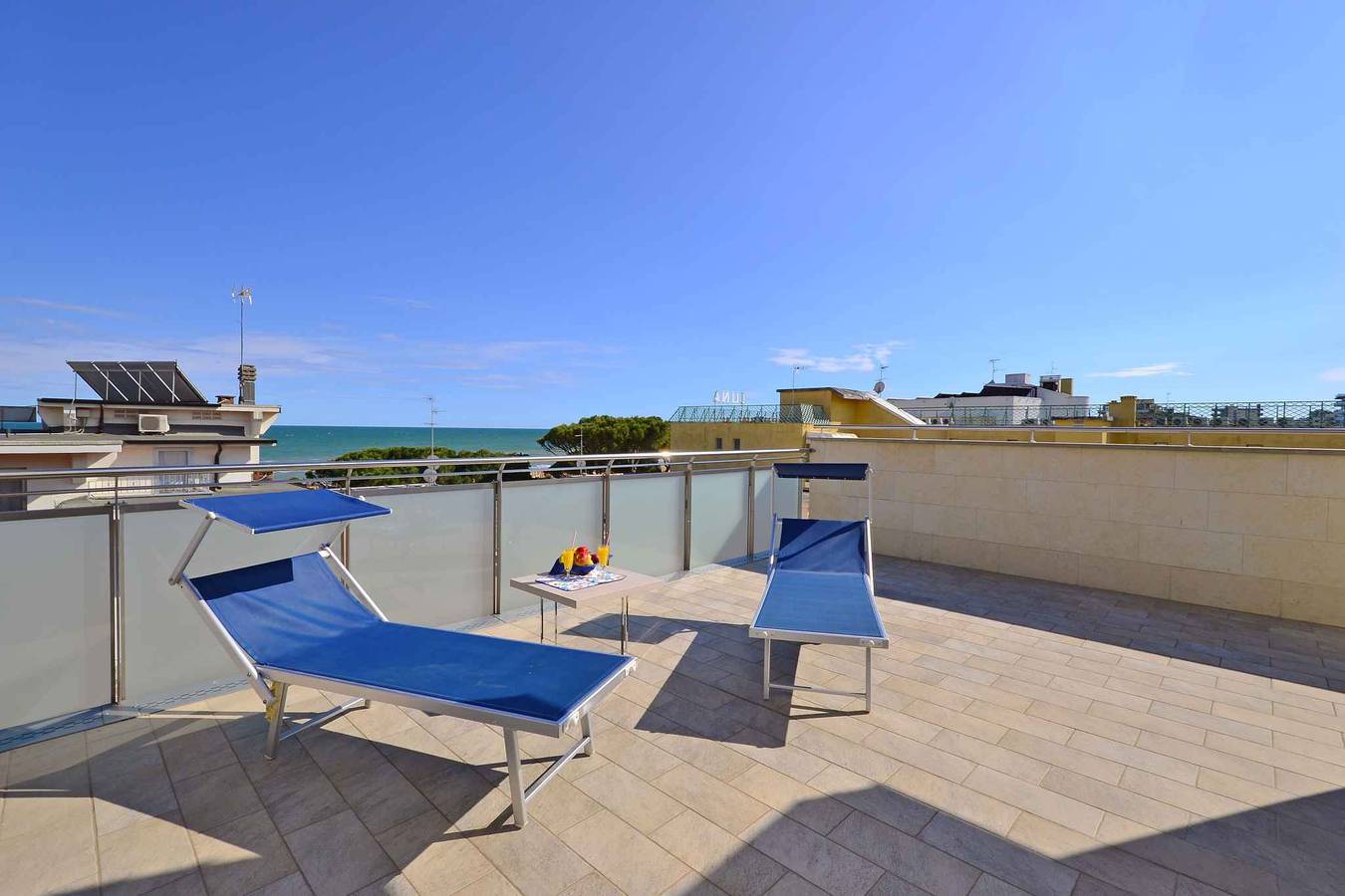 Apartamento vacacional entero, Apartamento de vacaciones con gran balcón panorámico con vista al mar in Lignano Sabbiadoro, Provincia d'Udine