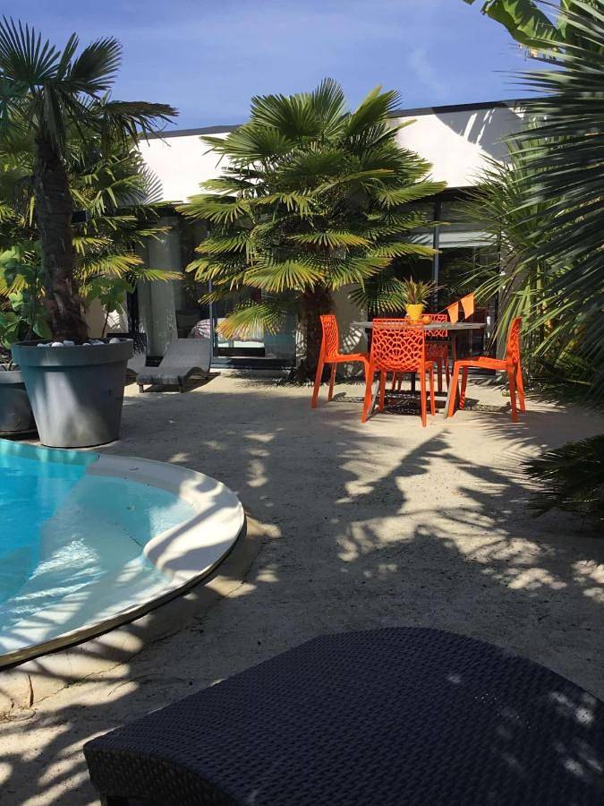 Maison d’hôte pour 4 personnes, avec piscine ainsi que vue et jardin à Séné - 2