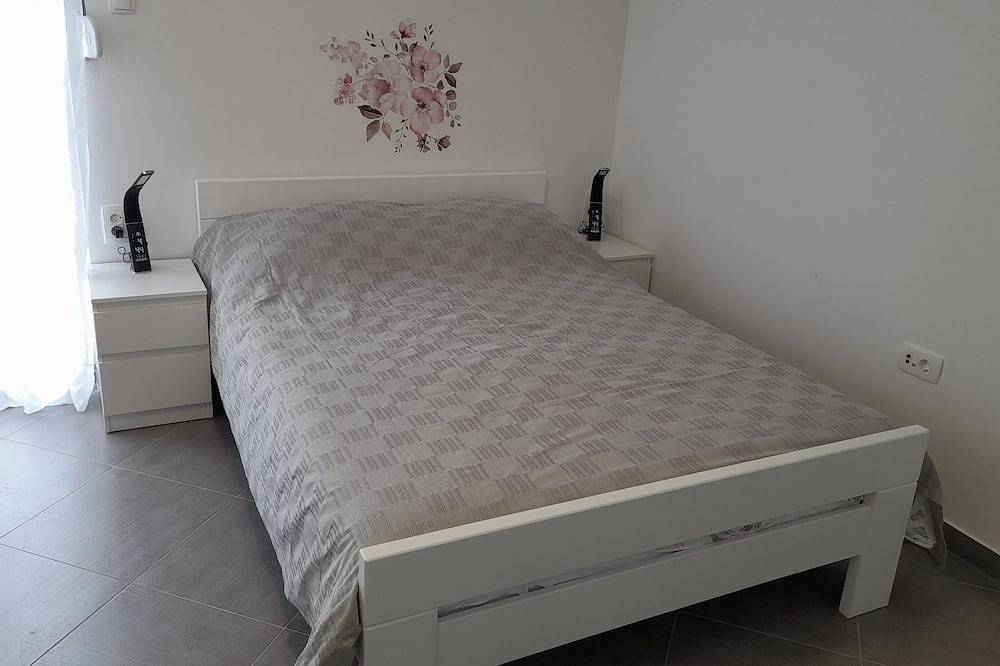 Ganze Wohnung, Studio B&P -  5 min from the beach! in Kastel Stafilic, Kaštela