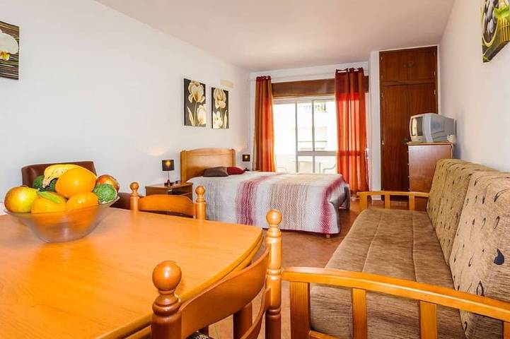 Ganze Wohnung, Fantastische Lage, nur 50 Meter vom Strand entfernt in Cavacos, Quarteira