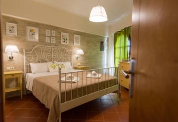 Holiday Apartment for 3 People in North Crete, Crete, Photo 1