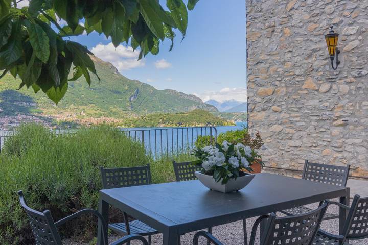 Ferienhaus für 5 Personen, mit Garten und Ausblick sowie Seeblick