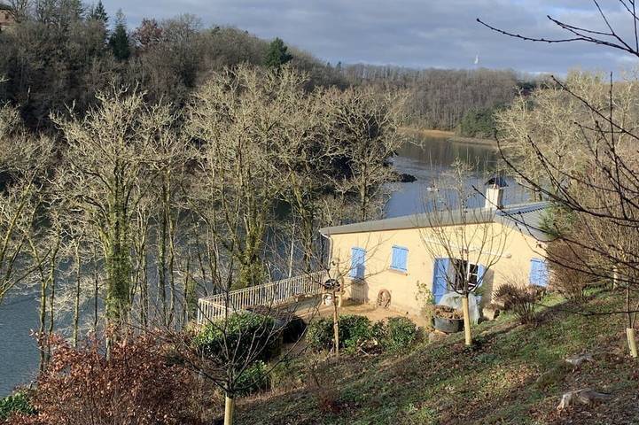 Location de vacances pour 6 personnes, avec terrasse à Lacapelle-Viescamp