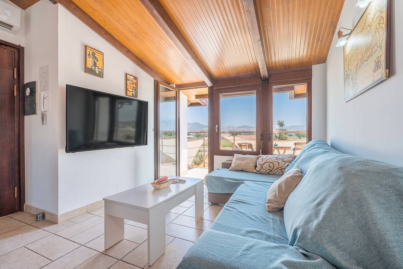Ganze Wohnung, Ferienwohnung 'Con Vistas A Las Montañas' mit Bergblick, Wi-Fi und Klimaanlage in Ambroz, Vegas del Genil