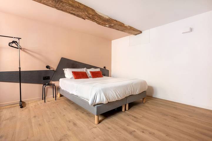 Apartamento entero, Apartamento-La Citadelle-Estándar-Baño privado con bañera-Vista al patio in Lille, Lille region