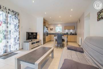 Gîte pour 6 personnes, avec jardin dans La Biolle