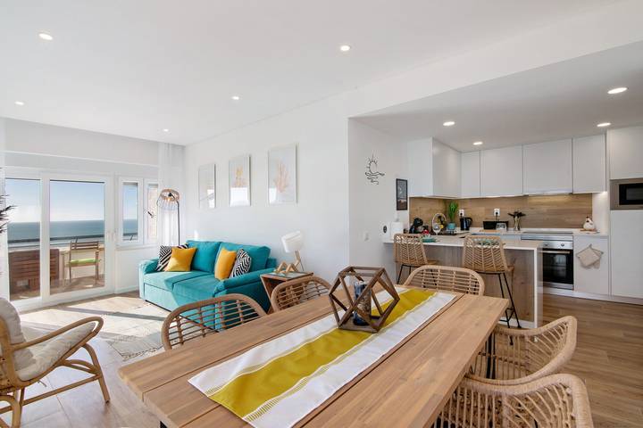 Appartement entier, Appartement 'Varanda Do Sol' avec vue sur la mer, Wi-Fi et climatisation in Praia de Monte Gordo, Monte Gordo