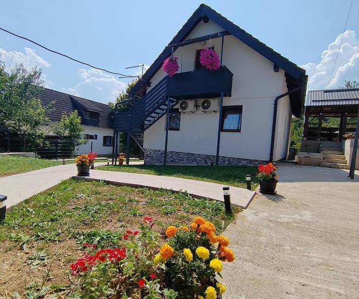Gîte pour 5 personnes, avec vue sur le lac ainsi que jardin et vue dans Poljanak - 4