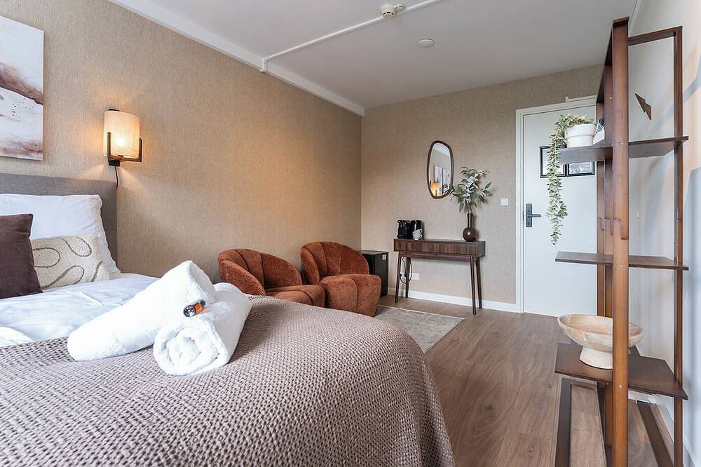 Geheel appartement, Ontworpen met studenten in gedachten — betaalbaar, comfortabel en dicht bij de campus. Kook in de gedeelde keuken, doe de was ter plaatse en geniet van een rustige studeeromgeving. in Tilburg, Noord-Brabant