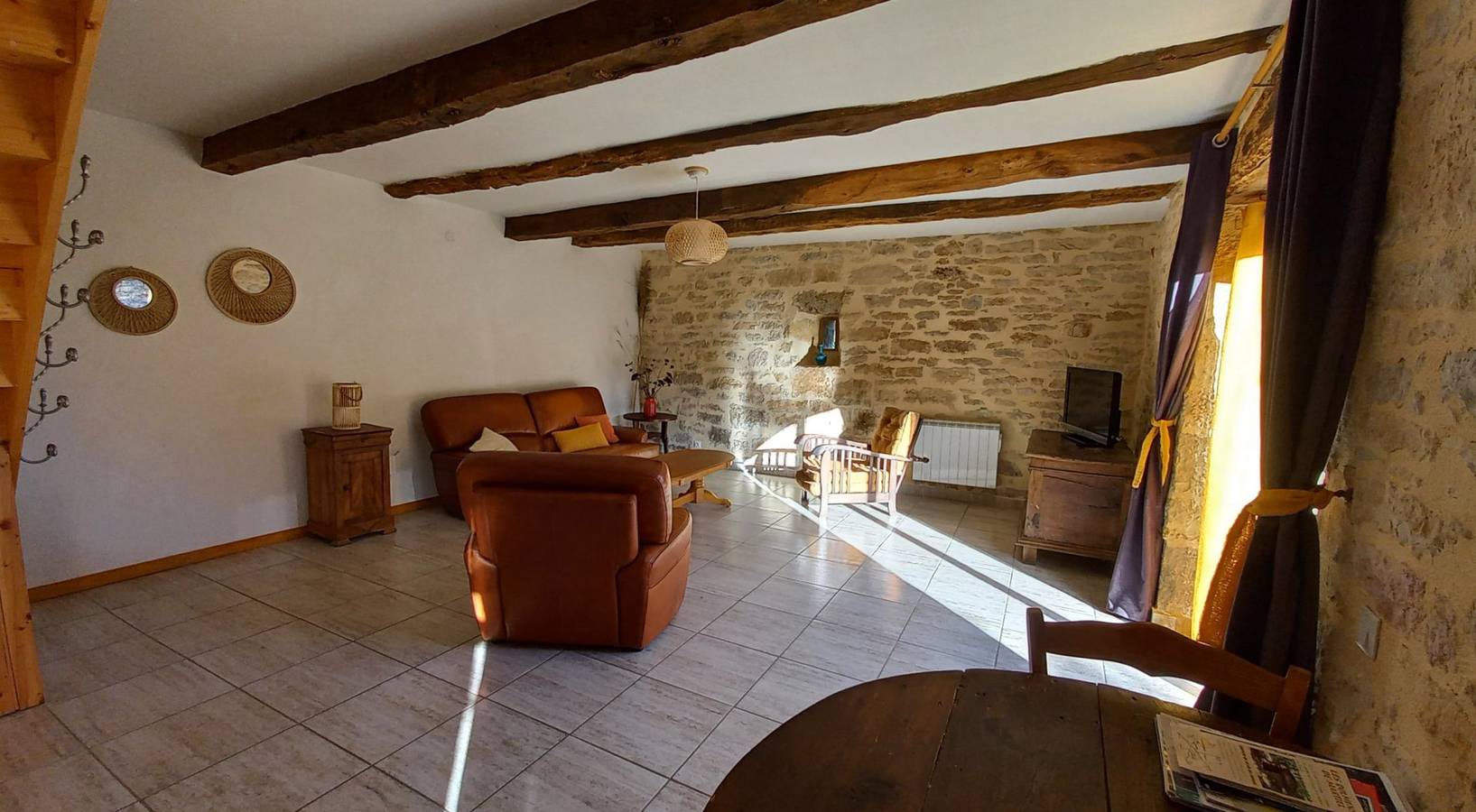 Gite Rosa avec spa in Martiel, Massif central