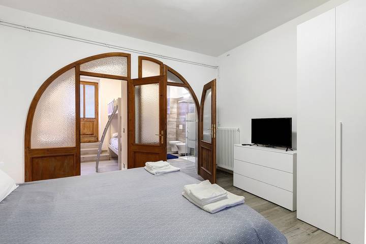 Entire apartment, Apartment 'In Casetta Da Mae' with Mountain View in Lorenzago di Cadore, Carnic Prealps