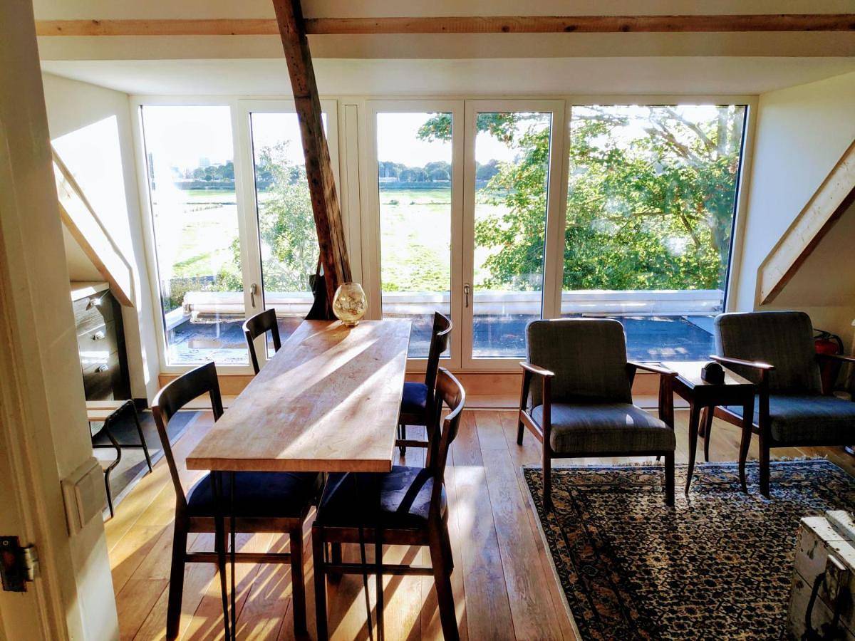 Two-Bedroom Apartment with View in Amsterdam-Noord, Costa Holandesa