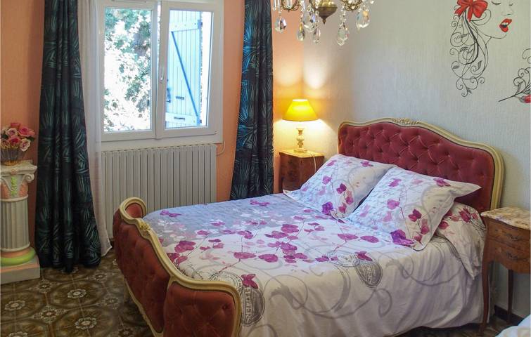 Appartement mit Bergblick, TV, Gefrierschrank, Garten und Internet in Pierre-Châtel, Vercors