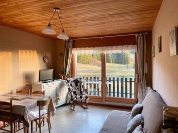 Gîte pour 7 personnes, avec vue et balcon à Les Fourgs