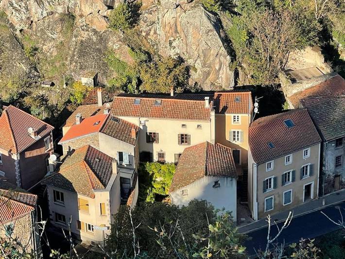 Gîte pour 6 personnes, avec jardin, animaux acceptés à Saint-Floret