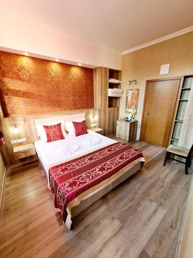 Hôtel pour 4 personnes, avec balcon dans Veliko Tarnovo - 2