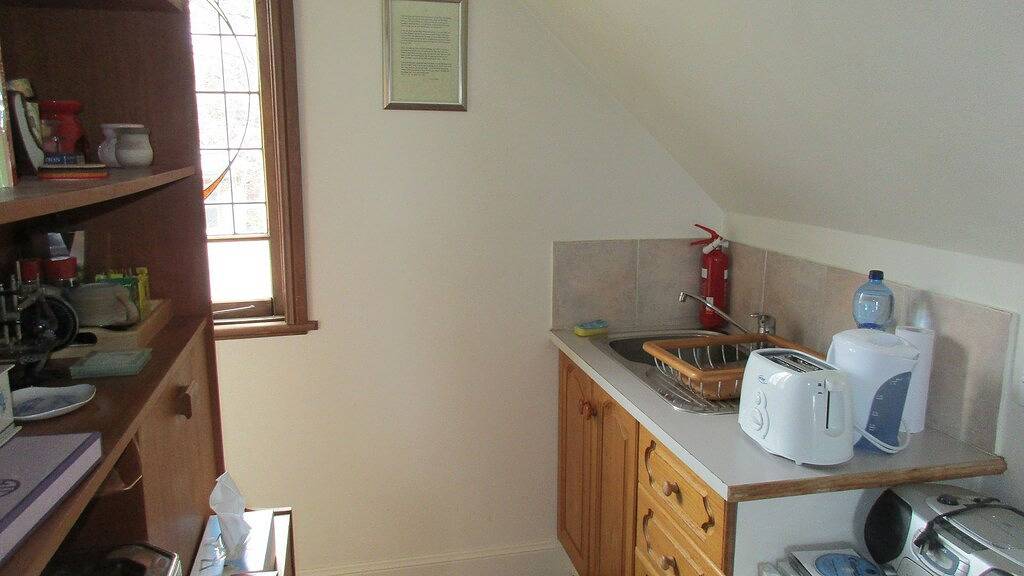 Ganze Wohnung, Studio. Im Obergeschoss kleines Studio in der Nähe von Cbd in Bathurst, New South Wales