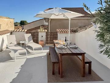 Gîte pour 4 personnes, avec terrasse et vue à Puissalicon