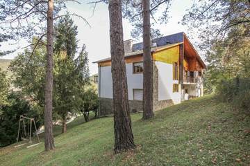 Gîte pour 5 personnes, avec vue et jardin à Ripoll
