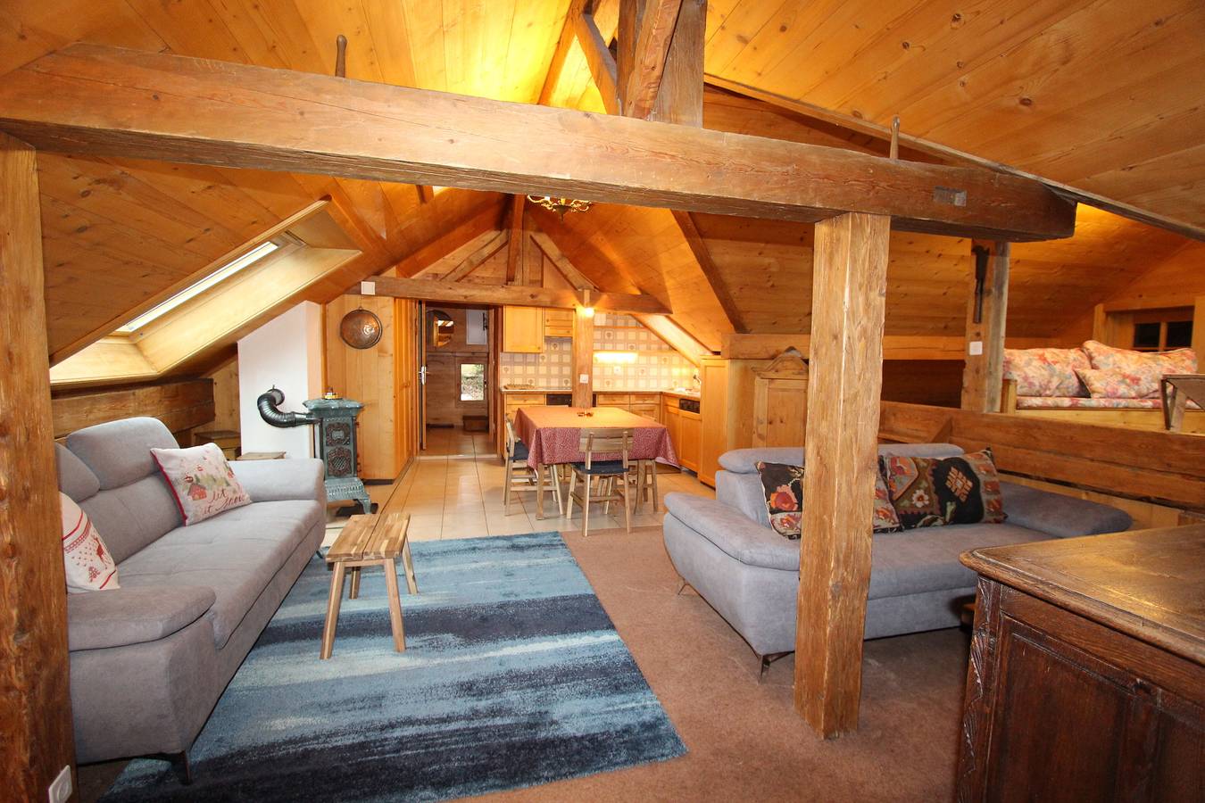 Entire holiday apartment, Appartement Iris Iv - 3 bedrooms, 85m², 6 people in Château-d' Œx, Alpes Vaudoises