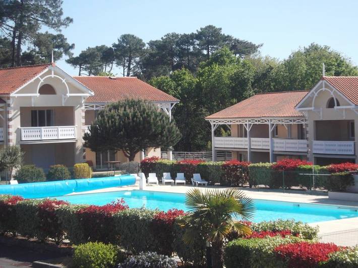 Appart’hôtel pour 2 personnes, avec Balcon et Terrasse ainsi que Jacuzzi et Jardin à Soulac-sur-Mer