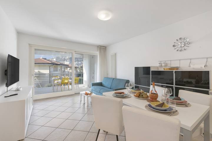 Apartamento entero, Torbolino - Apt with Balcony. Pool & Views in Torbole, Nago-Torbole
