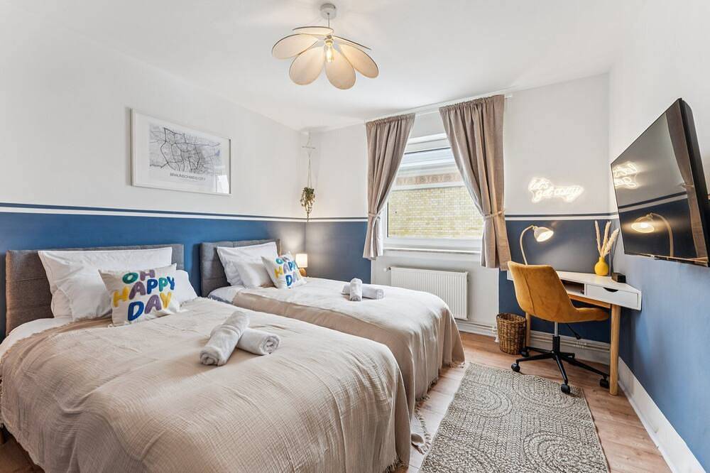 Entire apartment, Hellohome I Feel-good Design I Boxspring I Free Parking I City apartment ‘Happy’ in Viewegs Garten- Bebelhof, Braunschweig (Germany)