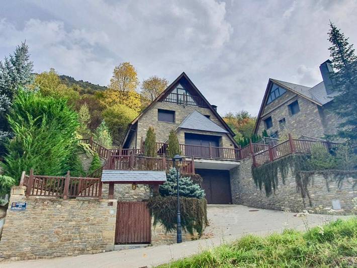 Casa rural para 8 personas, con Balcón además de Terraza y Vistas en el Valle de Aran