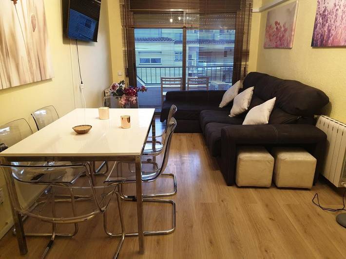 Gîte pour 7 personnes, avec balcon et vue, animaux acceptés à Mollet del Vallès