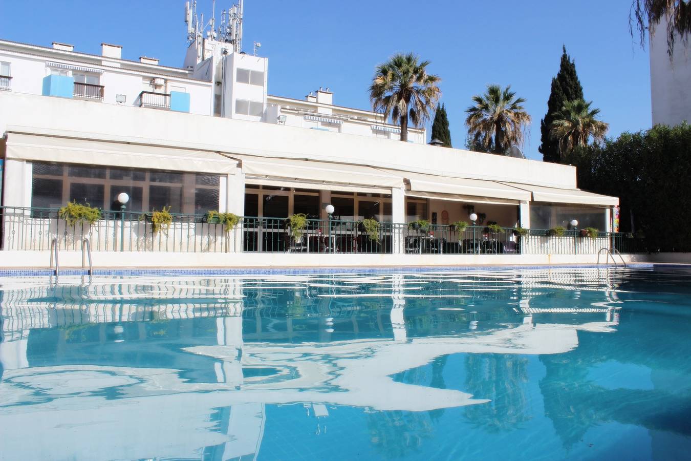 Ganze Wohnung, Ferienwohnung für 4 Personen mit Kinderpool in Vilamoura, Quarteira