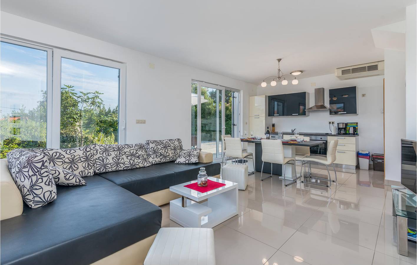 Casa de vacaciones para 10 personas con terraza in Kornic, Krk (isla)