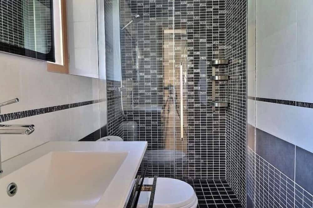 Family home on the heights of Miramas-Le-Vieux in the heart of Provence in Miramas, Istres region