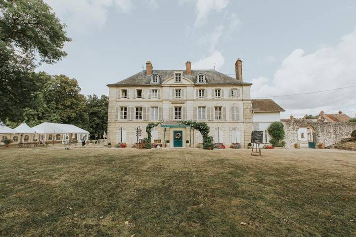 Location de vacances pour 2 personnes, avec Terrasse ainsi que Jardin et Vue dans Montmachoux
