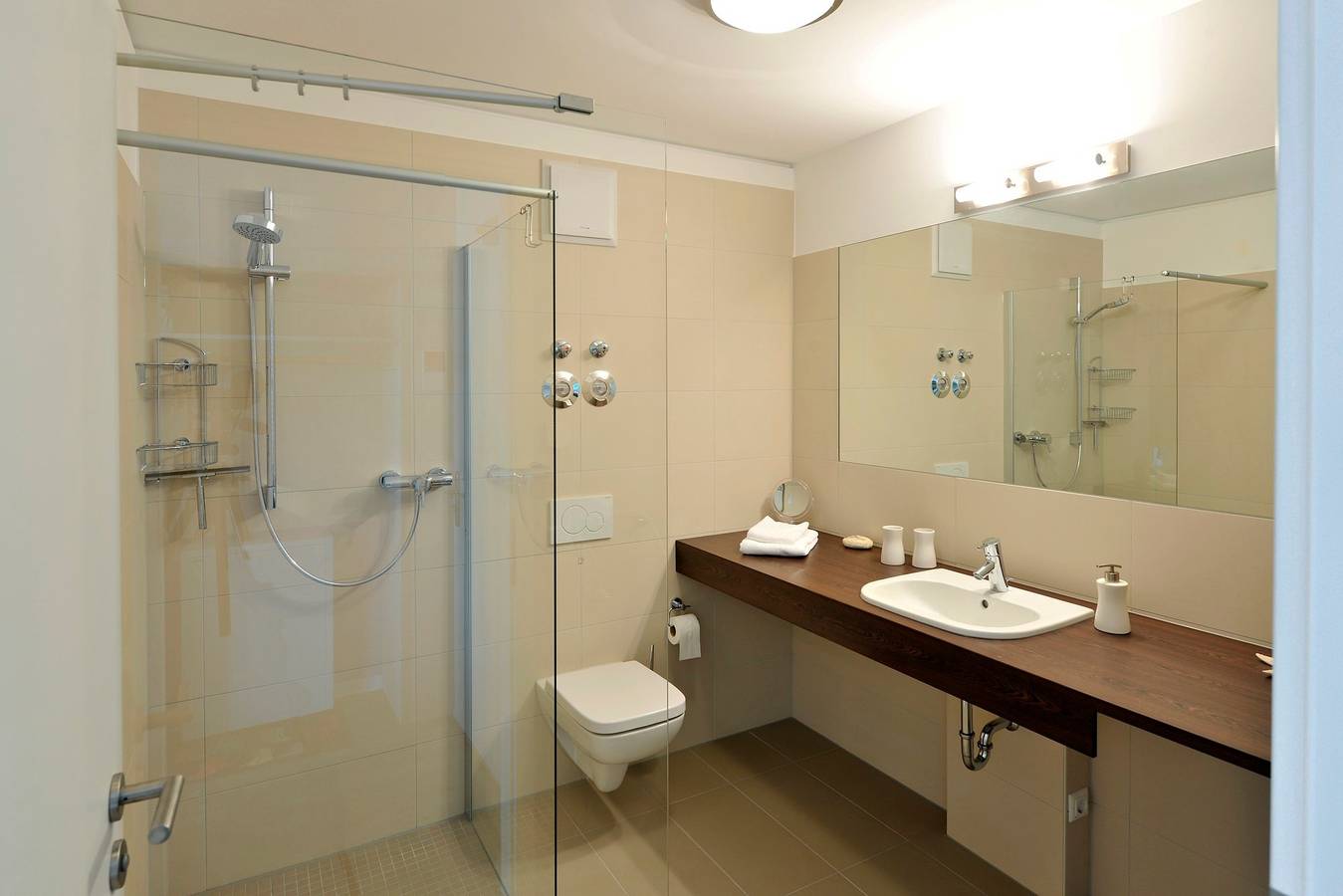 Ganze Ferienwohnung, Apartment 13 "Möwennest", Blickrichtung offenes Meer/Binnenhafen Nord in Eckernförde, Rendsburg-Eckernförde