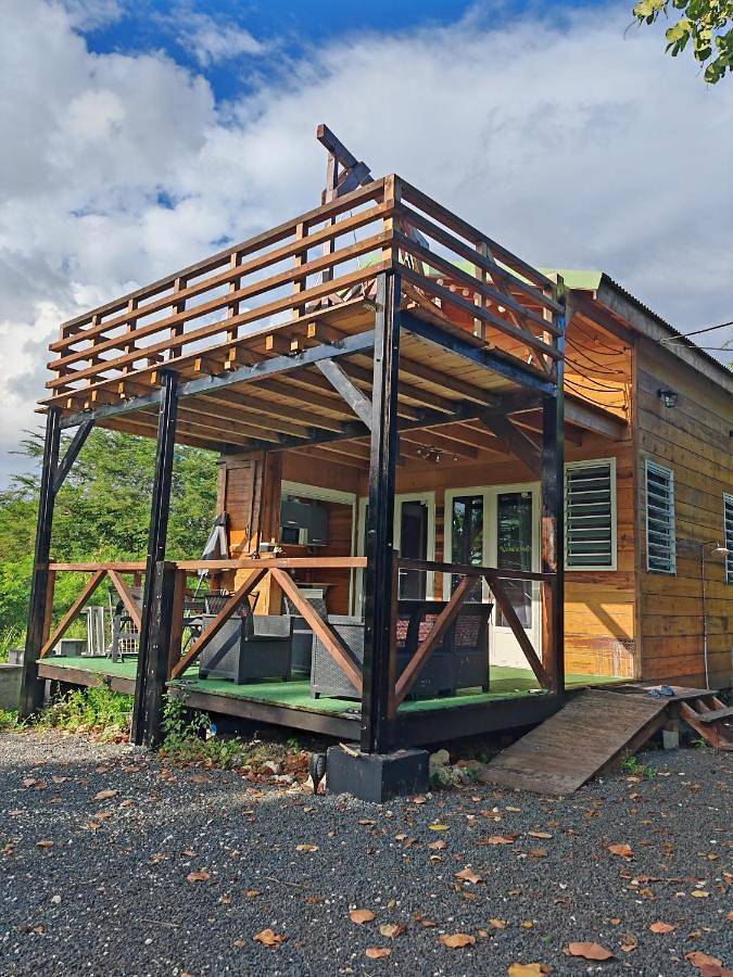Maison d’hôte pour 4 personnes, avec terrasse ainsi que jacuzzi et jardin à Saint-François - 2