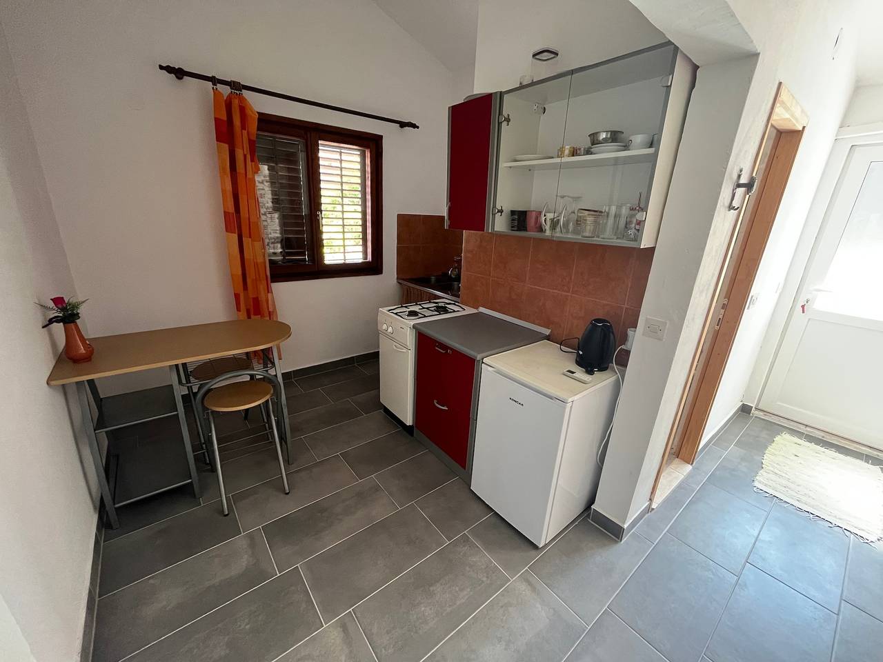 Apartamento entero, Apartamento de una habitación en la playa Jelsa, Hvar A-22256-c in Jelsa, Hvar (isla)