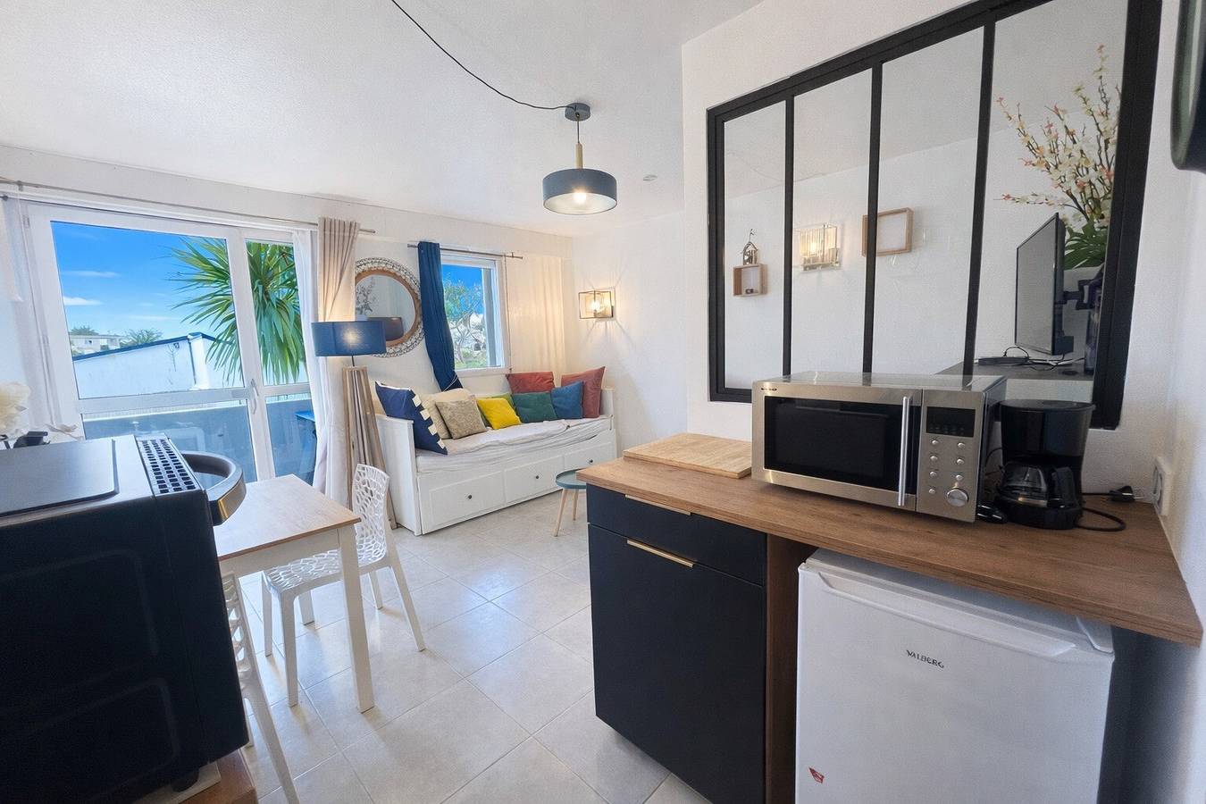 Appartement entier, Appartement « Ty Avel » avec piscine partagée, balcon et Wi-Fi in Quiberon, Côte des Mégalithes