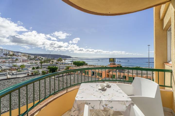 Apartment for 3 people, with children pool and balcony as well as garden in Playa de las Américas