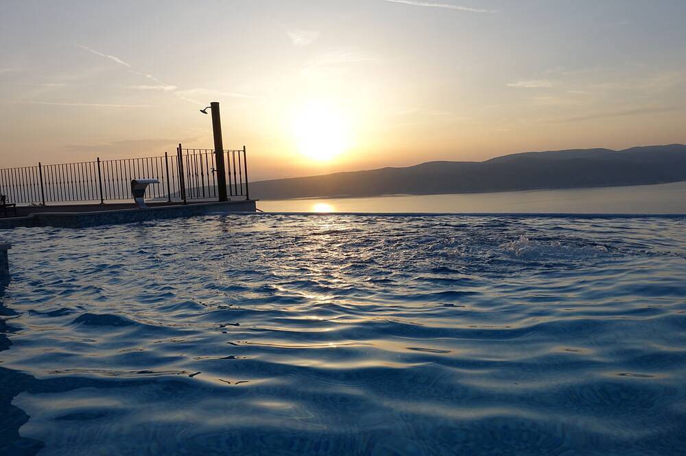 Charmantes Haus mit privatem Pool und der schönen Aussicht in Kršan, Ostküste Istrien