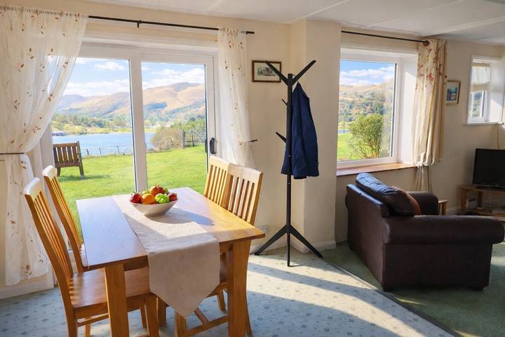 Casa rural para 2 personas con jardín in Distrito de los Lagos