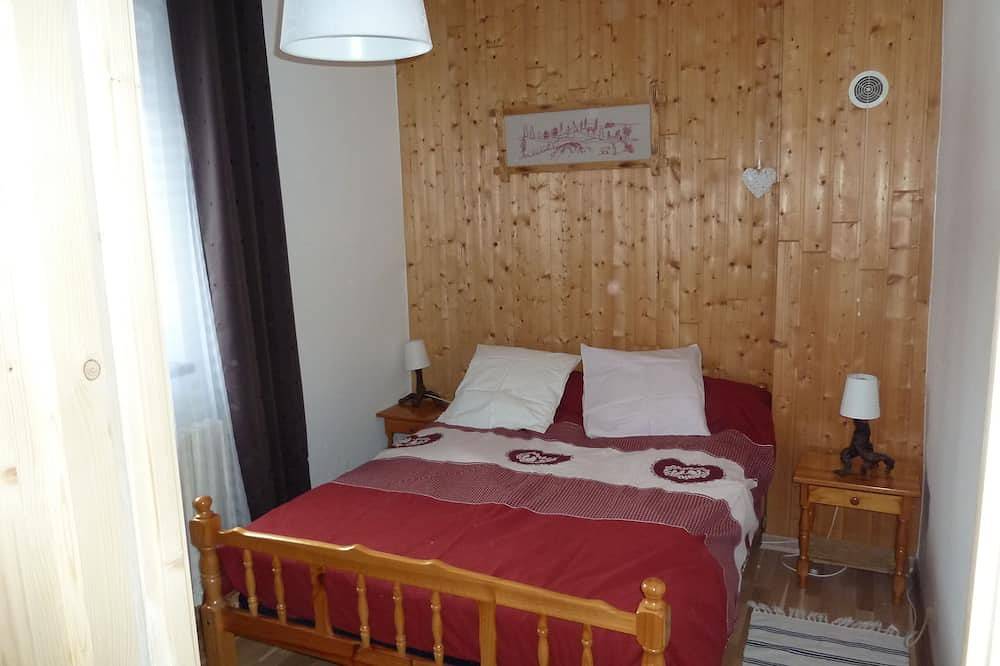 Appartement dans maison avec jardin et parking privatif fermés in Briançon, Région de Briançon