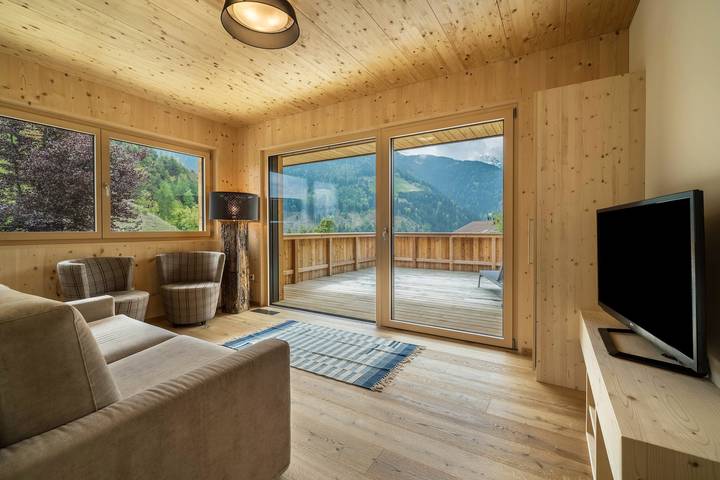 Ferienwohnung für 6 Personen, mit Balkon und Garten sowie Sauna