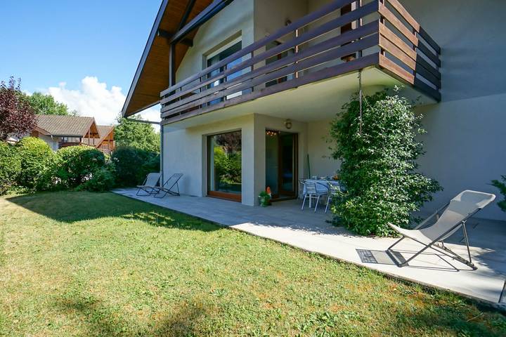 Location de vacances pour 5 personnes, avec Balcon ainsi que Terrasse et Jardin à Saint-Jorioz