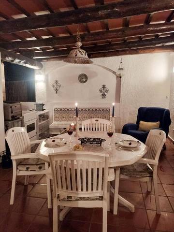 Gîte pour 2 personnes, avec vue et jardin, animaux acceptés à Darnius