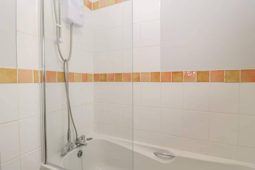 Wren Cottage, pet friendly, country holiday cottage in Weymouth in Weymouth, Dorset